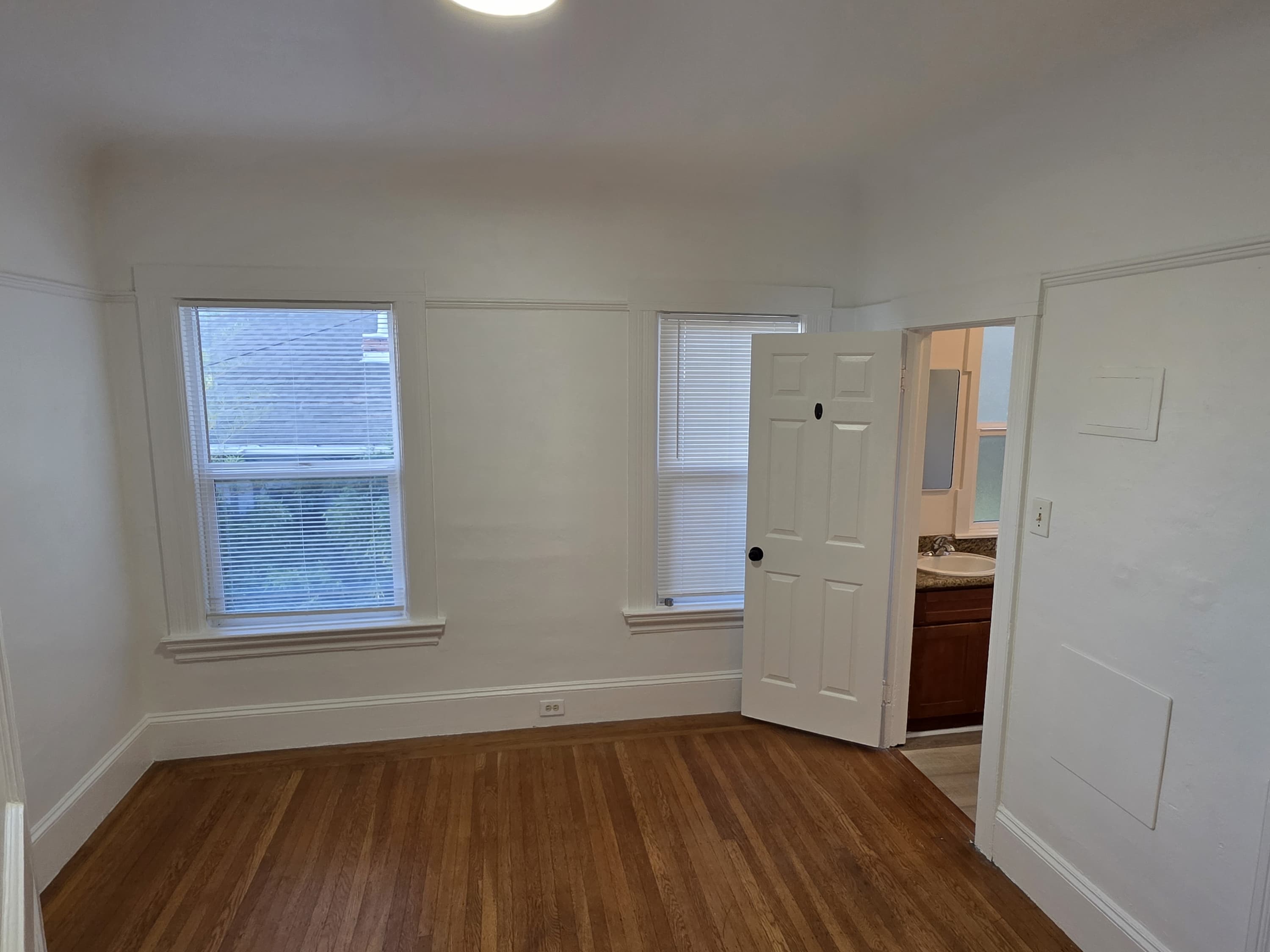 2025 Washington Avenue - 1 - 8b64ddee25cb4865831e639d2981e81e.jpg